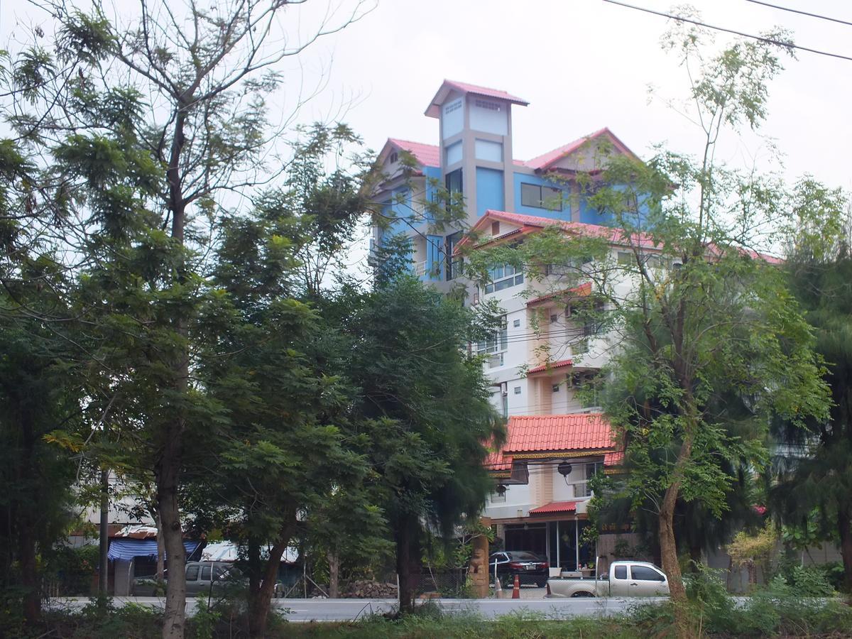 Vanlisut Hotel Ngamwongwan Nonthaburi Exterior foto